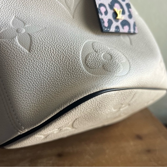 💸 SOLD • Louis Vuitton Wild at Heart Neverfull MM Cream Empreinte - Picture 11 of 16